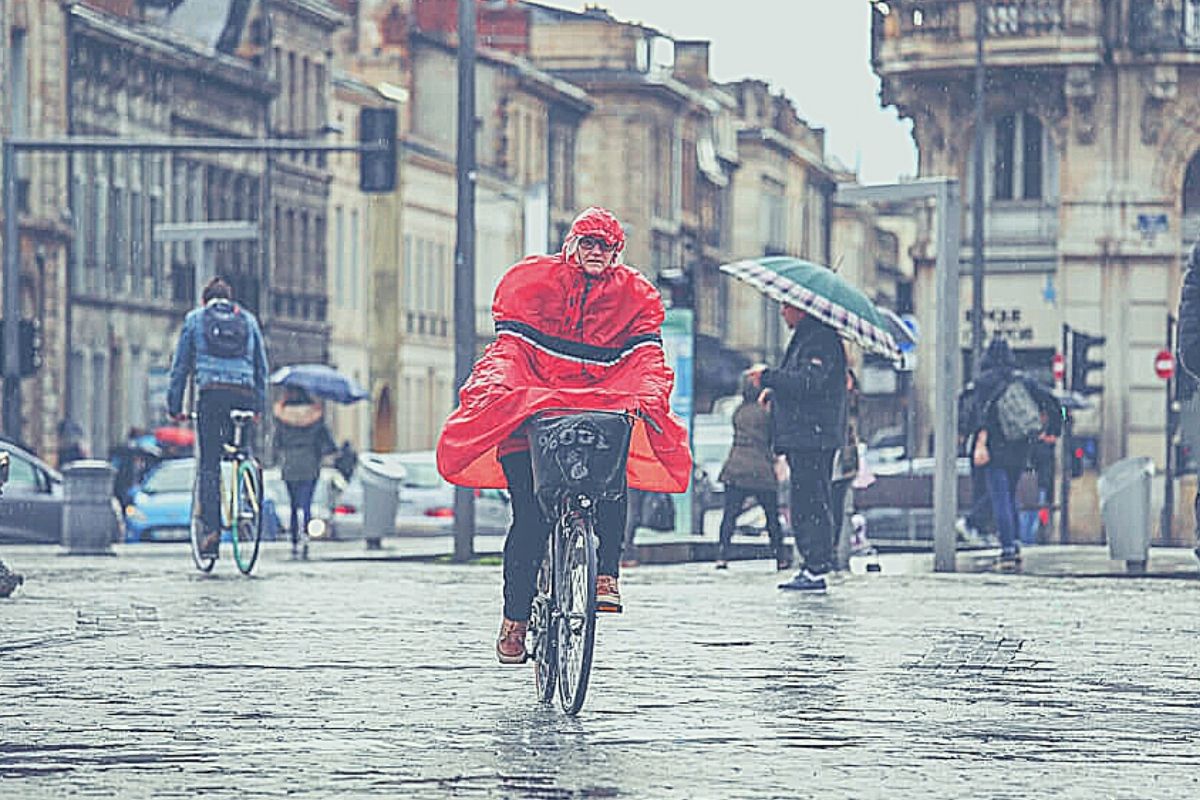 Best Ponchos And Rain Capes For Cycling