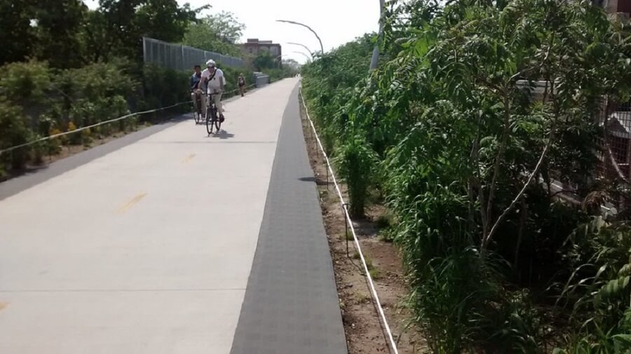 Men cycling around Bloomingdale Trail - Flickr Image