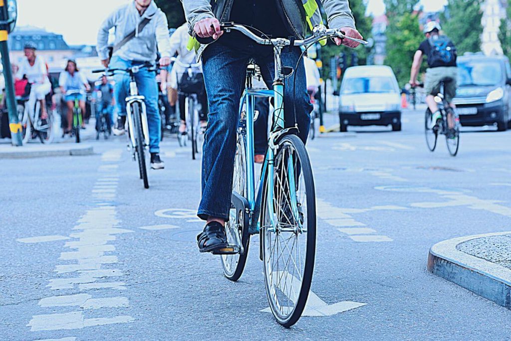 Why You Should Ride A Bike WITH Traffic
