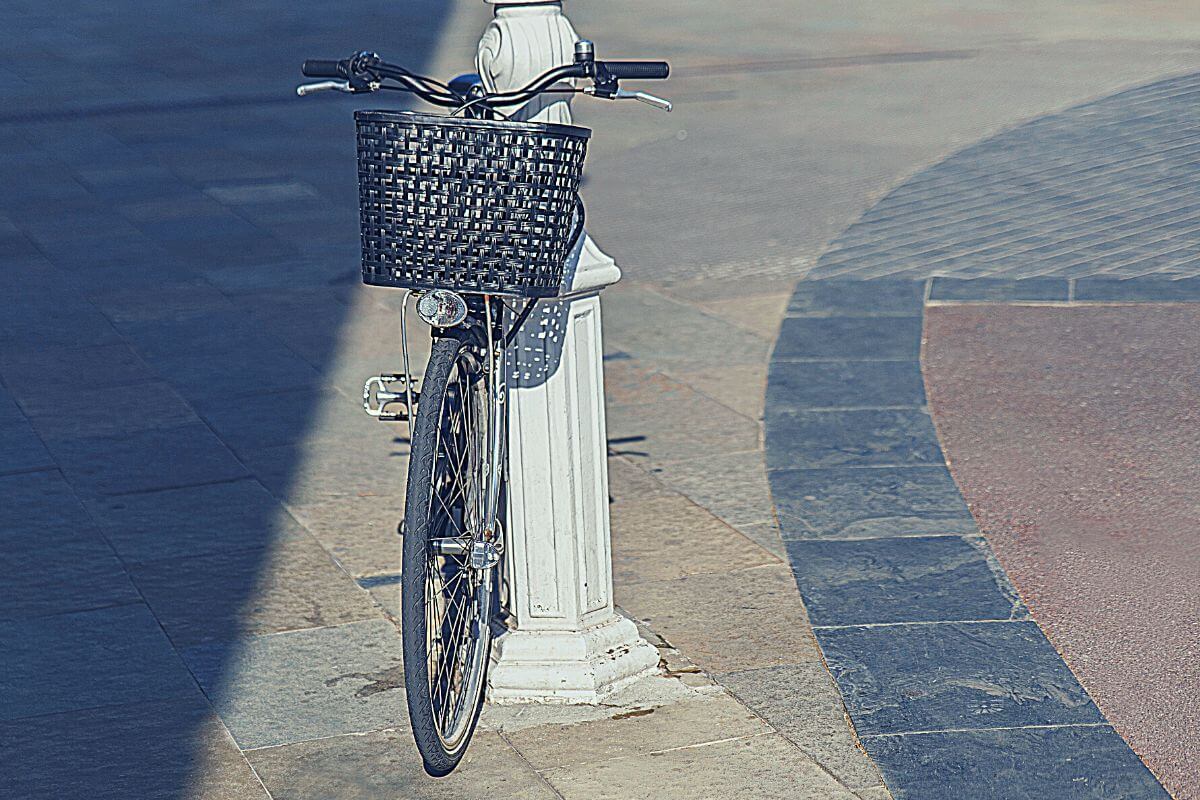 How To Lock A Bike Without A Bike Rack