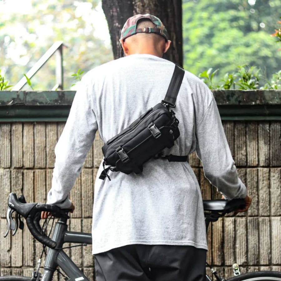 handlebar bag over the shoulder